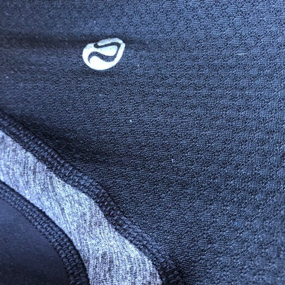 SALE! Lululemon Inspire Crops Leggings - Picture 6 of 6